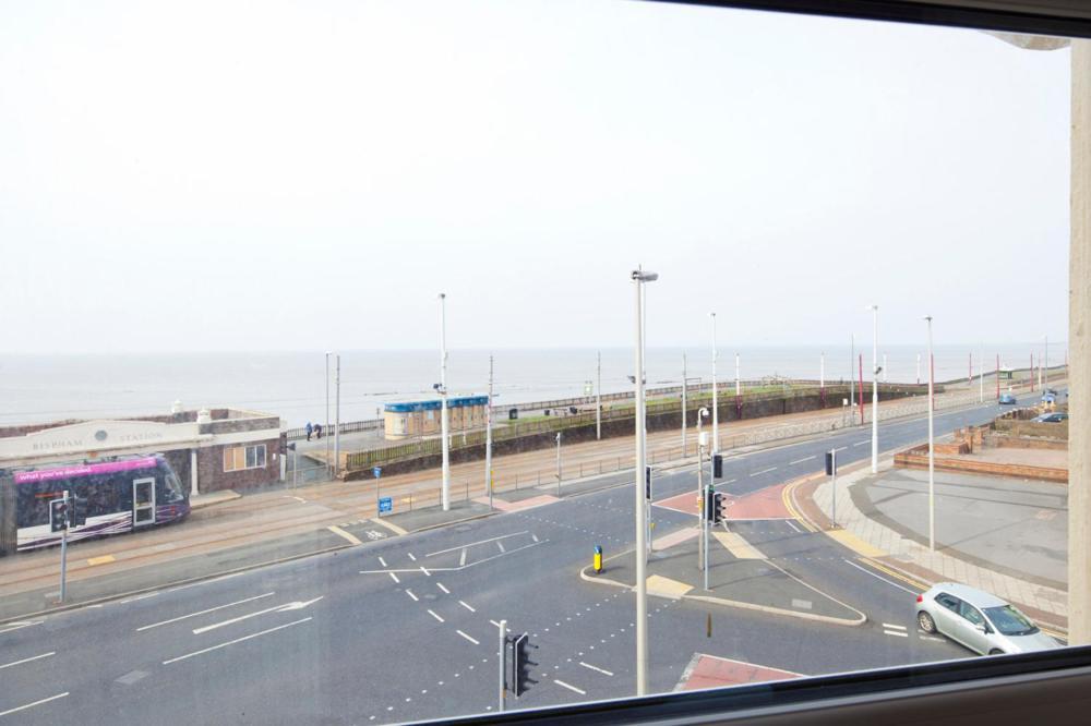 Queens Mansions: Empress Suite Blackpool Exterior photo